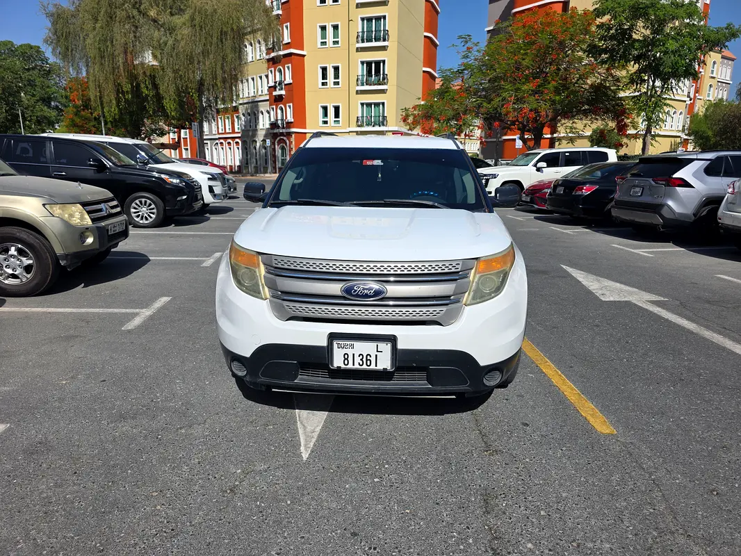 Ford Explorer 2013 — photo 1 of 10