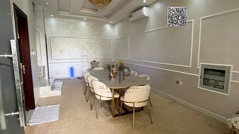 جاهز للسكن، للبيع بالكهرباء والمياه وتكييف الهواء، يقع على طريق الشيخ محمد بن زايد، بالقرب من جميع الخدمات.