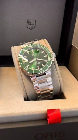 Oris Aquis Date