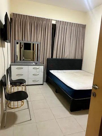 ROOM AVAILABLE FOR RENT