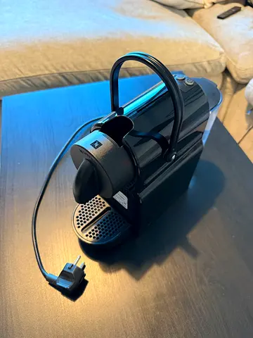 OFFER: Nespresso Coffee Machine + Milk Frother + Gift
