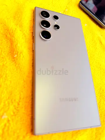 Samsung Galaxy s24 ultra (silver) - clean back, all cameras intact