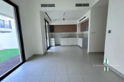 FLEXIBLE CHEQUES | PRIVATE GARDEN | VACANT