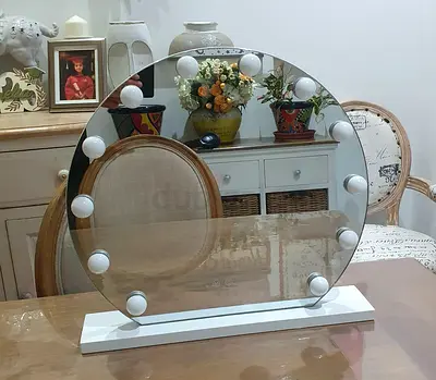 Round Hollywood Vanity Mirror with Lights on Stand - White Base