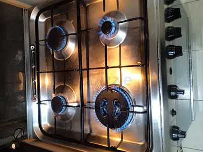 Gas cooking range