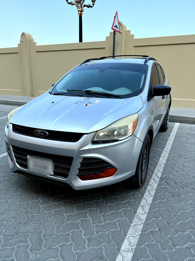 Ford Escape 2014 — photo 1 of 6