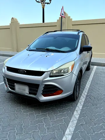 Ford ● escape ● S