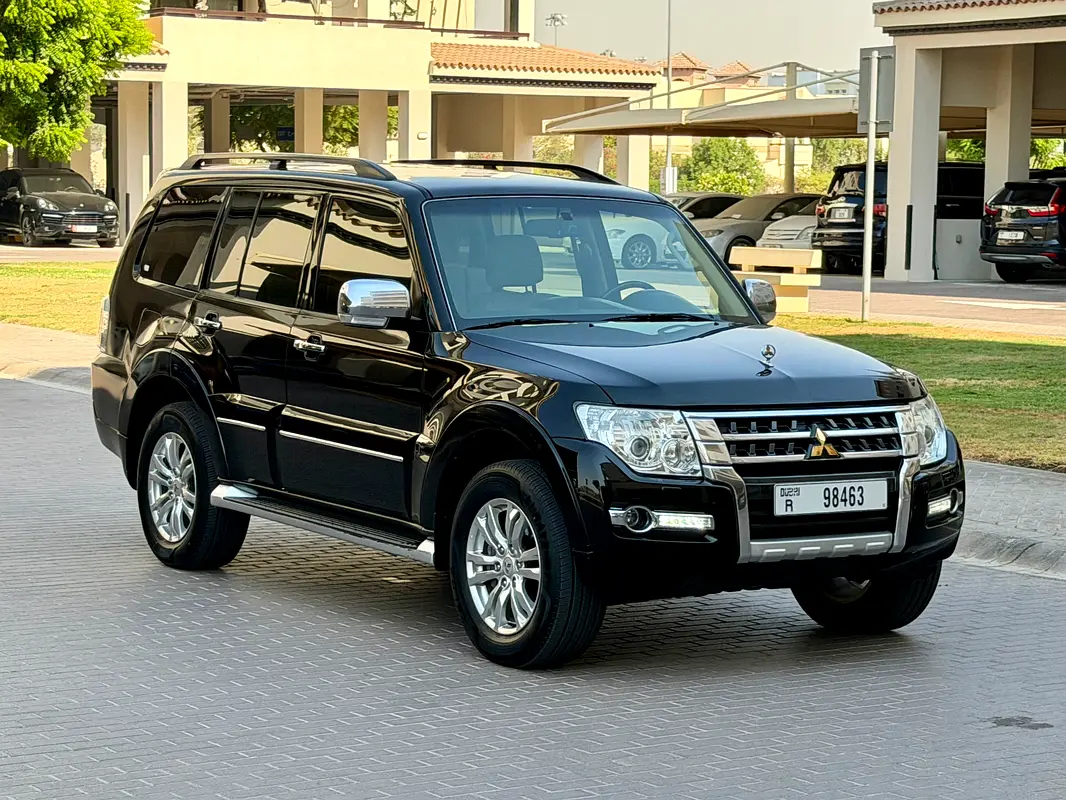 Mitsubishi Pajero 2020 — photo 1 of 14