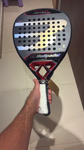 Bullpadel Vertex 04 – Martin Di Nenno Signature Pro Line | Brand New 2024
