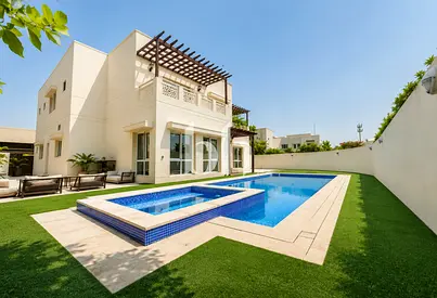 Largest Layout | Pool & Jacuzzi | Driver’s Room