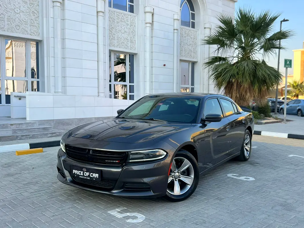 Dodge Charger 2021 — photo 1 of 18