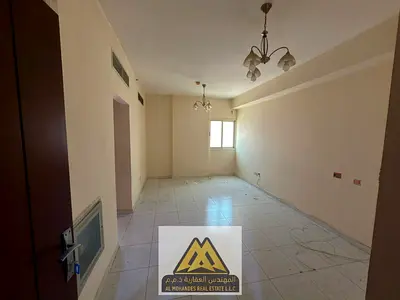 فرصة مميزة للإيجار السنوي في منطقة النعيمية 1 بعجمان، شقة غرفة وصالة بمساحة كبيرة جداً وبسعر مميز، تقع في موقع حيوي بالقرب من مدرسة الحكمة