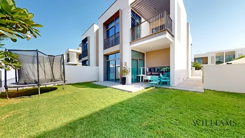 FULLY FURNISHED | ELEVATED VILLA | CLOSE TO POOL