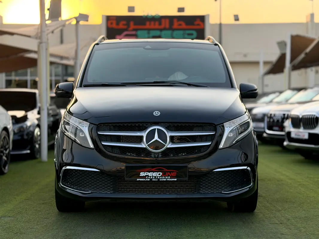 Mercedes-Benz V-Class 2020 — photo 1 of 14