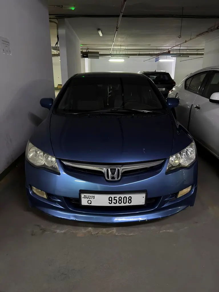 Honda Civic 2008 — photo 1 of 9