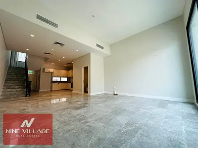 Luxury Living | With basement | High Celling