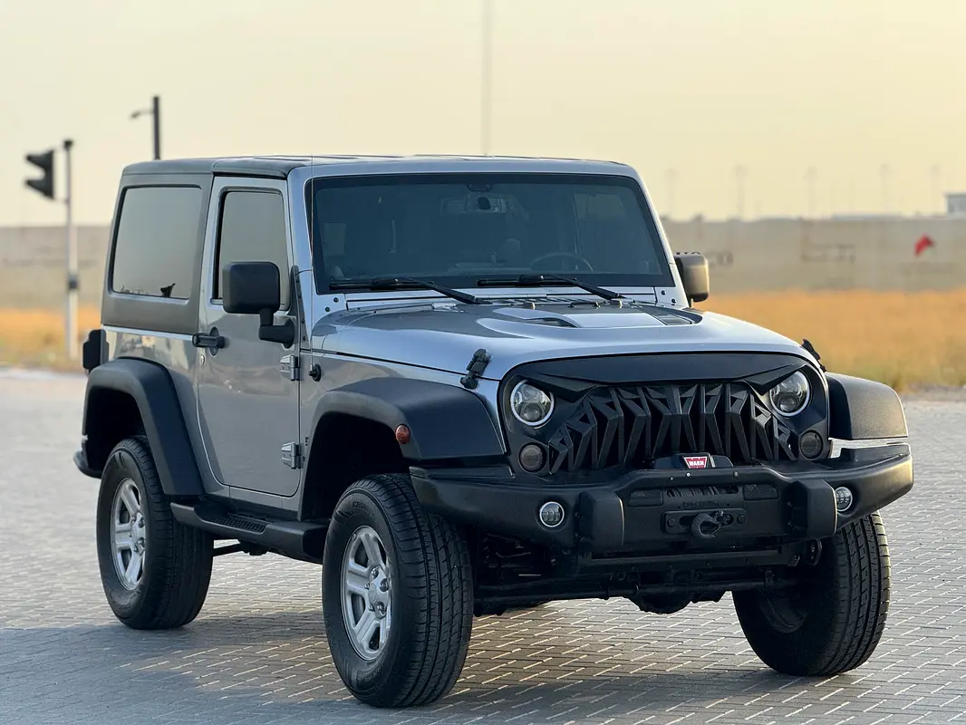 Jeep Wrangler 2013 — photo 1 of 17