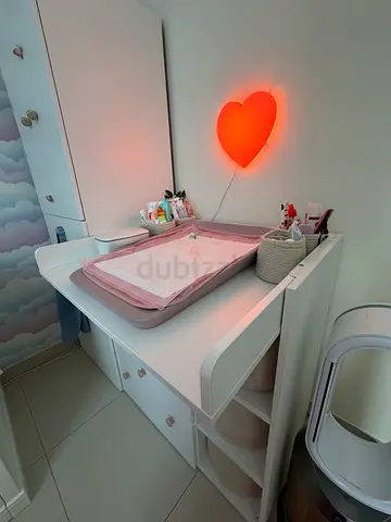 White changing table with drawers - good condition