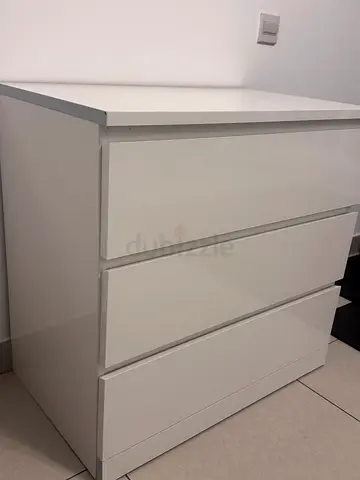 Modern White Glossy 3-Drawer Dresser