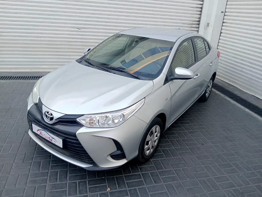 Toyota Yaris 2021 — photo 1 of 15