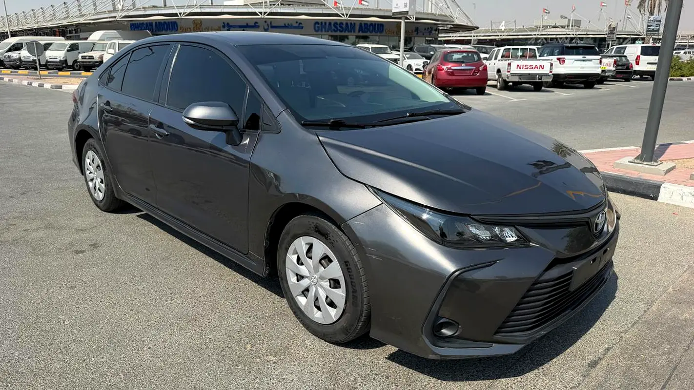 Toyota Corolla 2020 — photo 1 of 8
