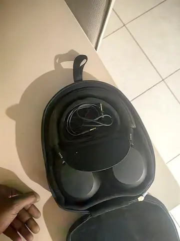 Sony mx5-ear headphones with carry case and cable (used)