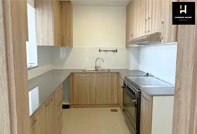 LARGE LAYOUT | CLOSED KITCHEN | WELL MAINTAINED