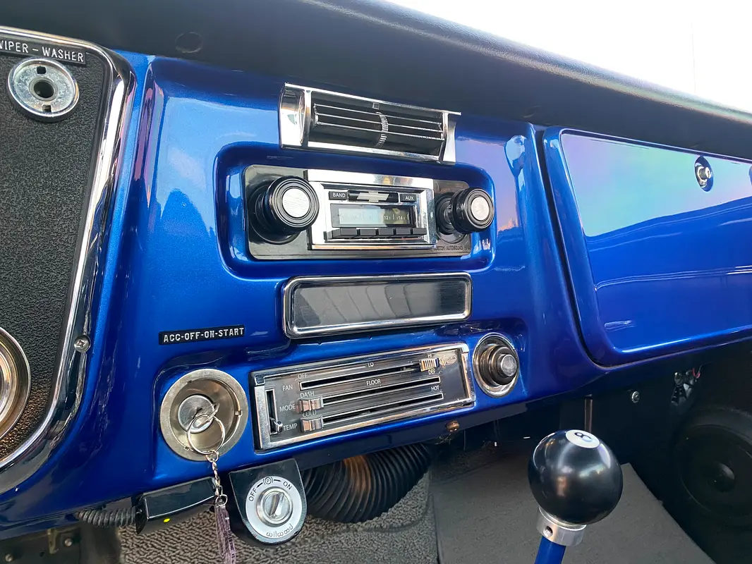 Chevrolet C10 1967 — photo 1 of 7