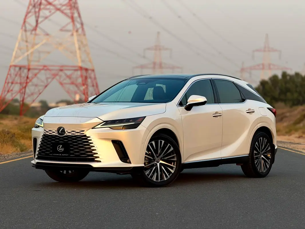 Lexus RX-Series 2023 — photo 1 of 11