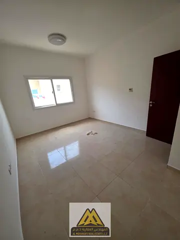 The apartment offers a very large layout in a clean family-only building, located close to the university and all daily services.
