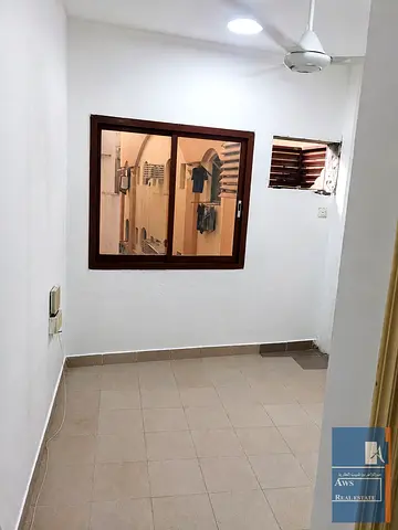 Affordable Studio for Bachelors - Nearby Everyday Needs