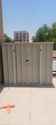 Metal Outdoor Storage Shed / Garden Cabinet - Good Condition