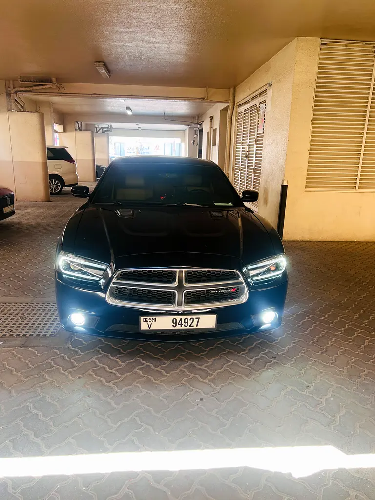 Dodge Charger 2012 — photo 1 of 11