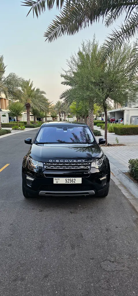 Land Rover Discovery Sport 2017 — photo 1 of 16