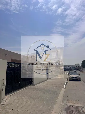 للبيع فيلا بالدراري موقع  متميز جدا قريبه من الشارع العام