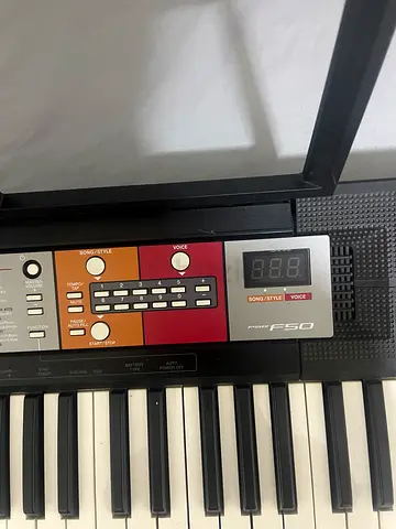 Yamaha 61-Key Electronic Keyboard in Perfect Working Condition