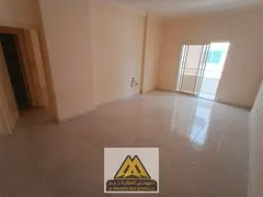 The apartment features a master bedroom, 2 bathrooms, a balcony, central air conditioning, and free