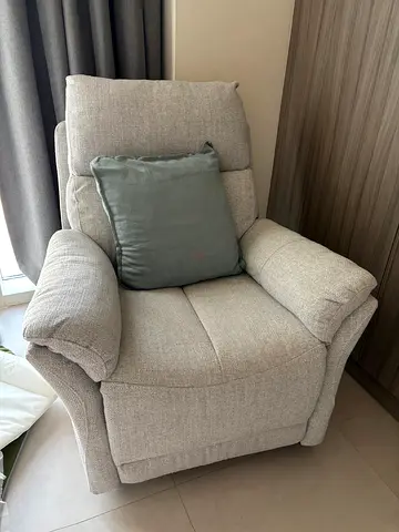 Comfortable Light Grey Recliner Armchair – Like New