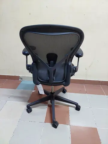 Sale Herman Miller Remastered Aeron Chair Graphite Size B Never Use