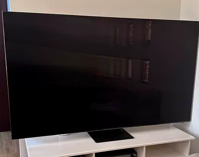 Samsung 75 inch Flat Screen QLED TV