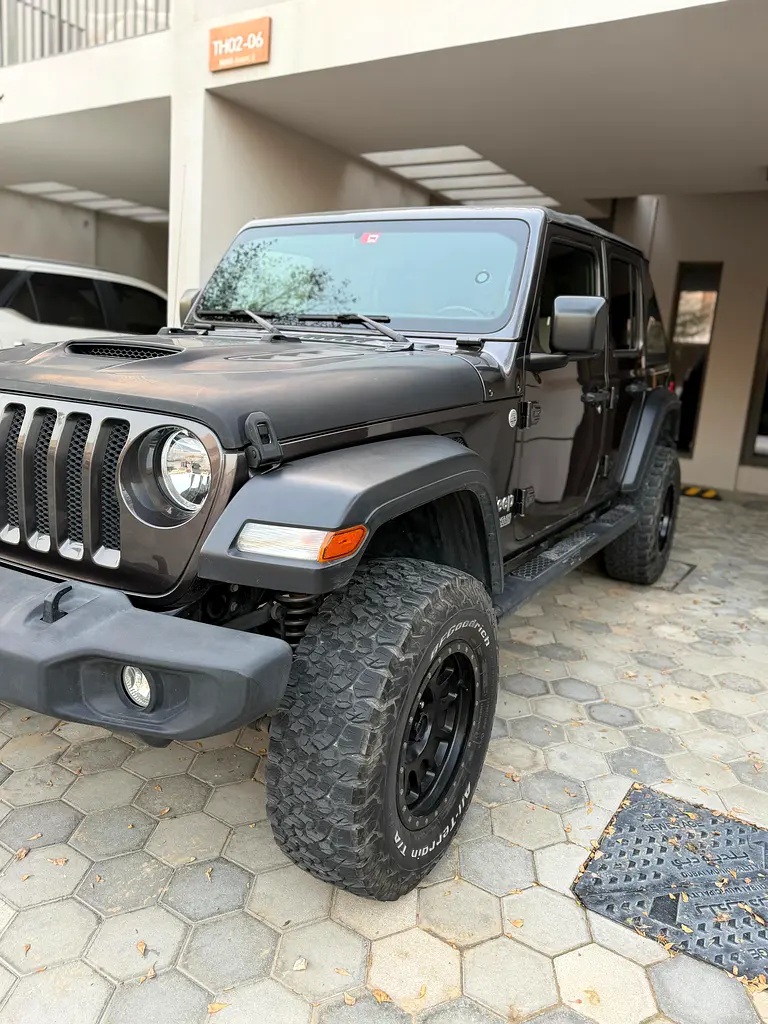 Jeep Wrangler 2019 — photo 1 of 14