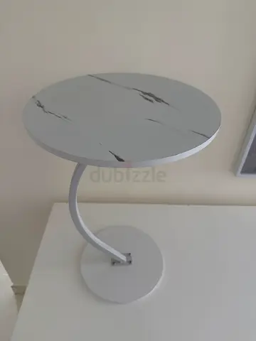 Side Table, C-shaped Coffee Table, Sofa End Table, Space-Saving Nightstand Bedside Table for Balcony