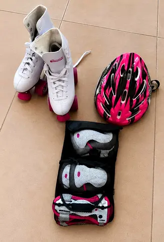 Roller skates set
