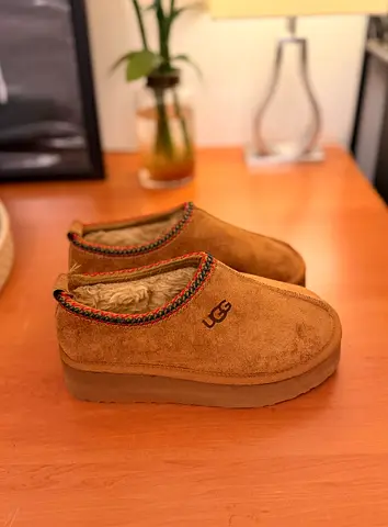 Uggs - Size 38 - New