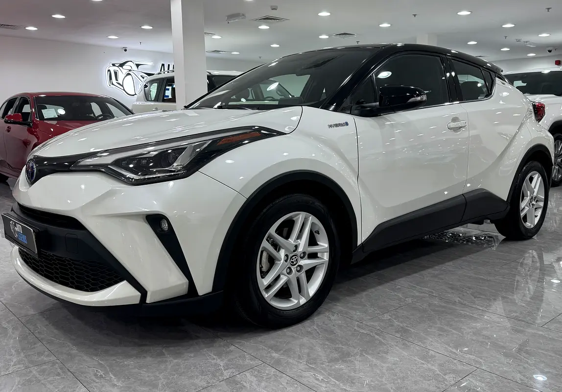 Toyota C-HR 2021 — photo 1 of 16