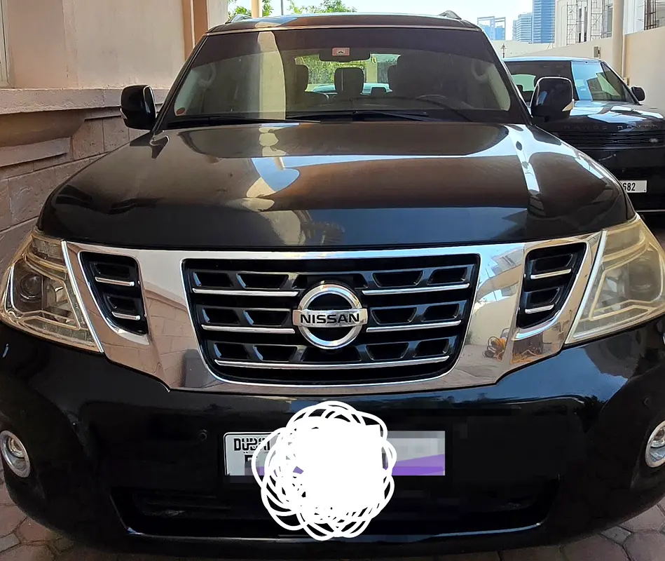 Nissan Patrol 2016 — photo 1 of 6