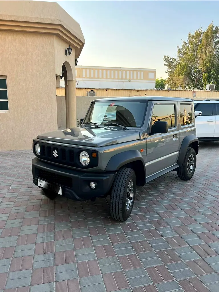 Suzuki Jimny 2019 — photo 1 of 10