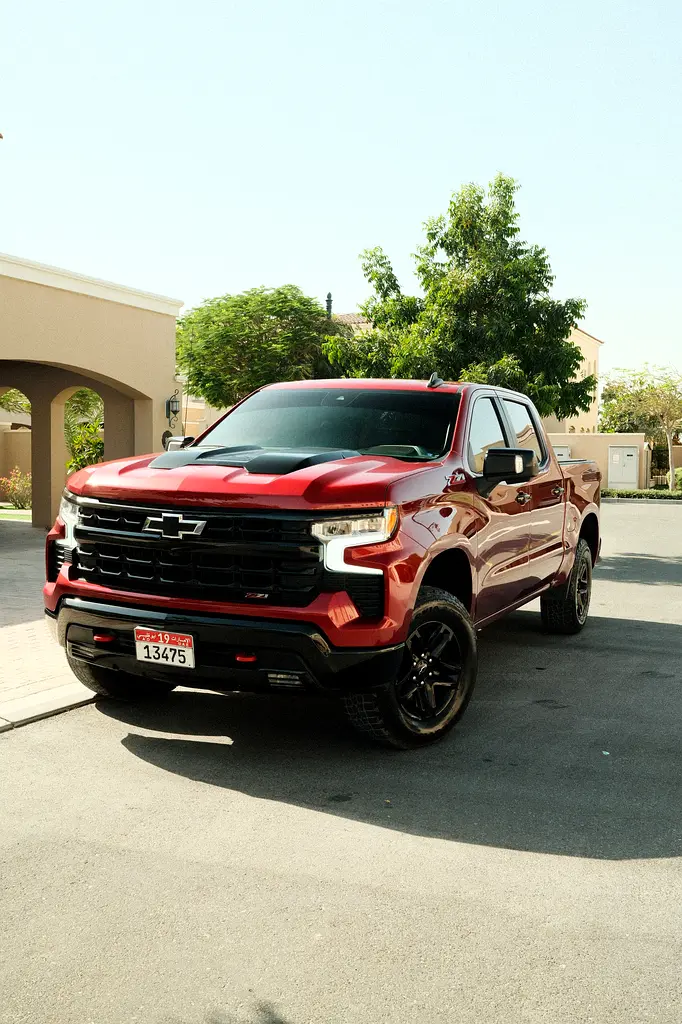 Chevrolet Silverado 1500 2024 — photo 1 of 13