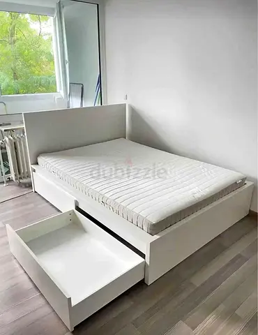 IKEA Malm bed frame with ikea mattress(140*200) - like new