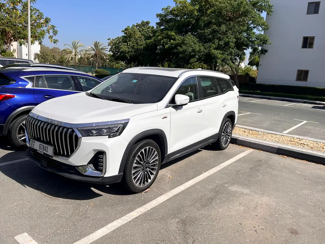 Jetour X90 Plus 2025 — photo 1 of 11